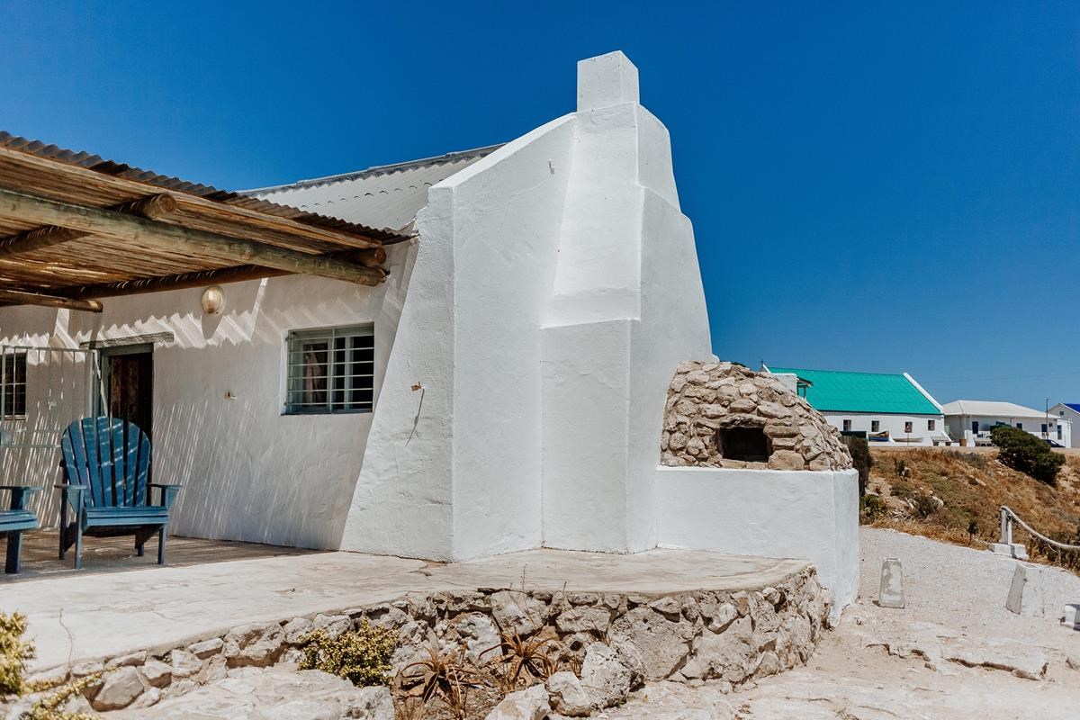 Bo Bakkies 1 - Paternoster Rentals