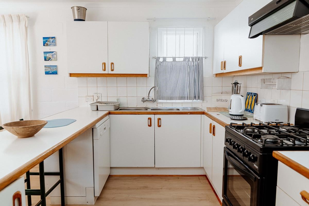 In Betwixt - Paternoster Rentals