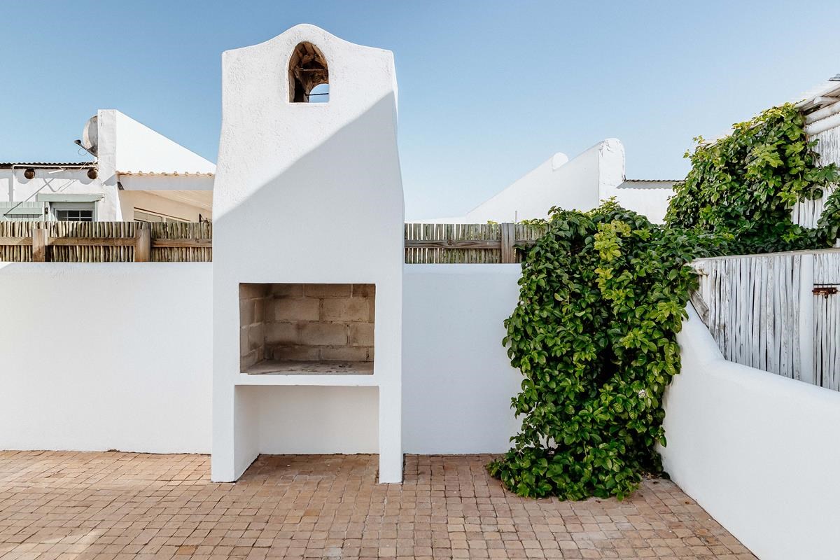 In Betwixt - Paternoster Rentals