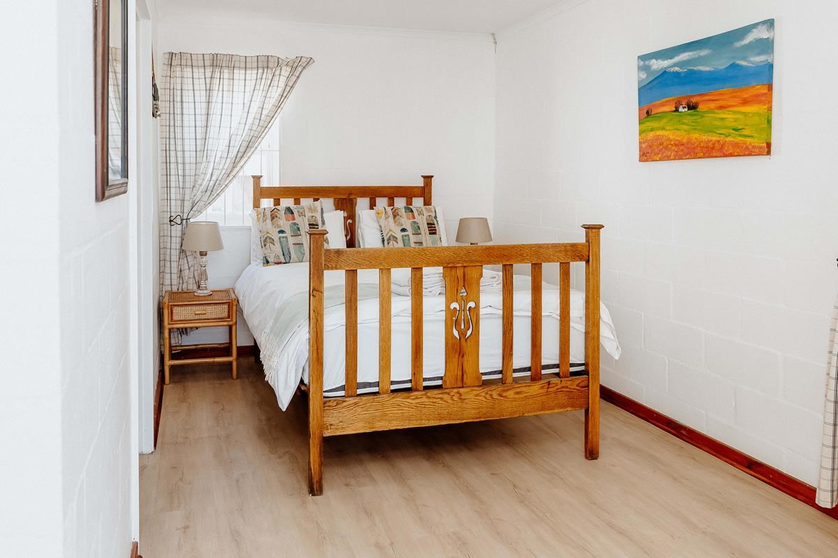 In Betwixt - Paternoster Rentals