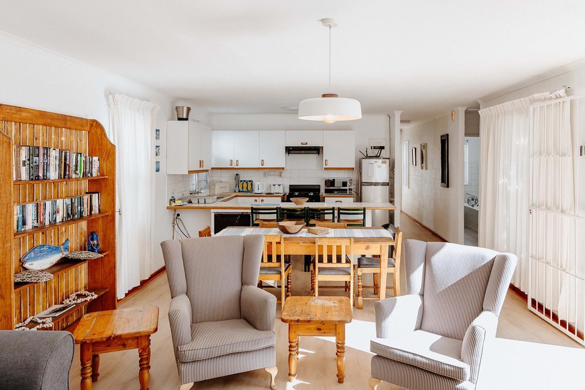 In Betwixt - Paternoster Rentals