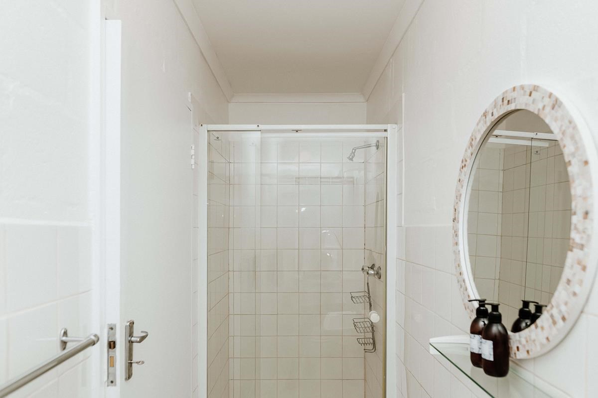 In Betwixt - Paternoster Rentals
