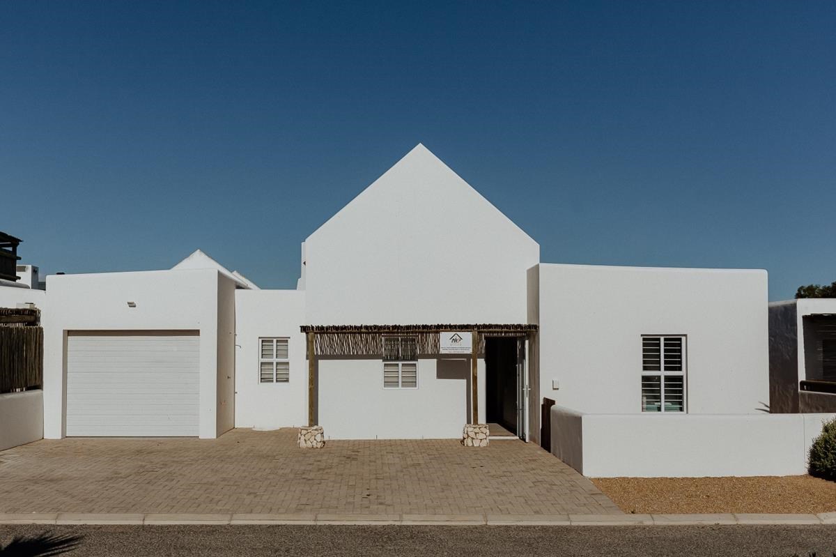 12 Korhaan - Paternoster Rentals