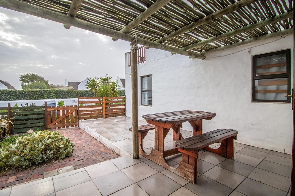 The Red Door - Paternoster Rentals