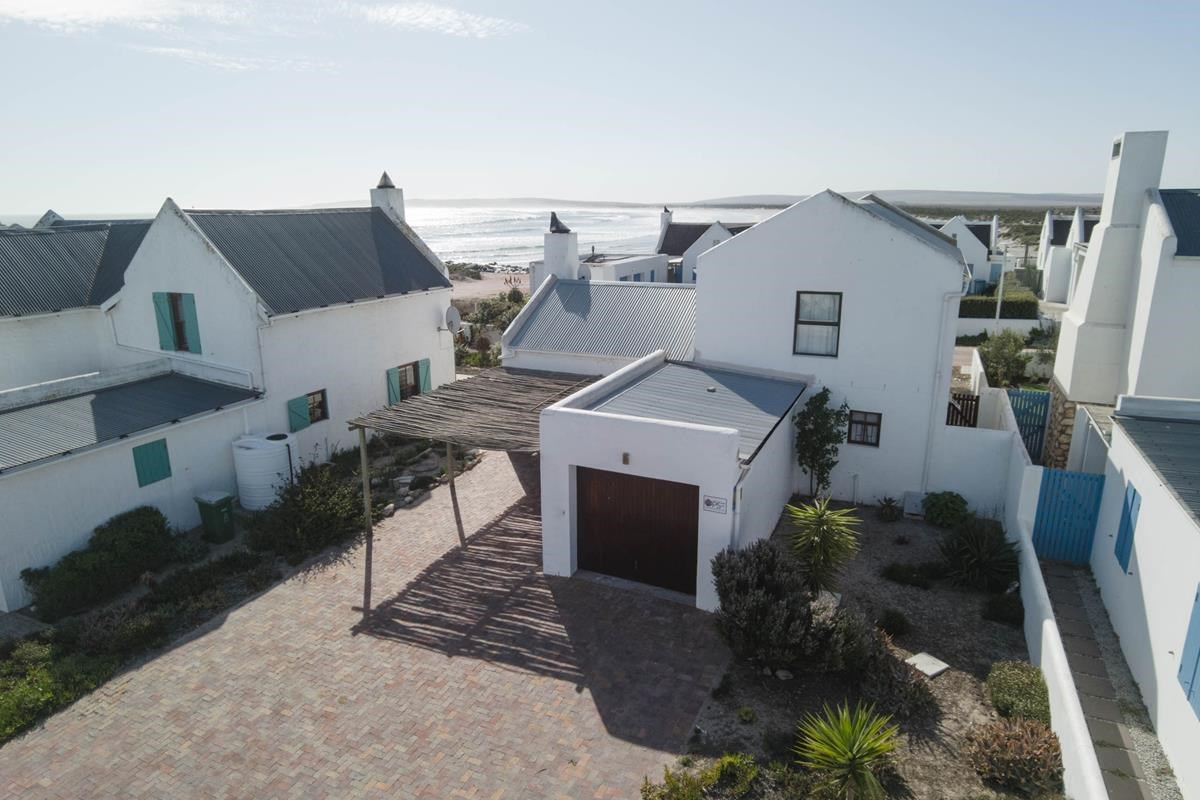 The Red Door - Paternoster Rentals