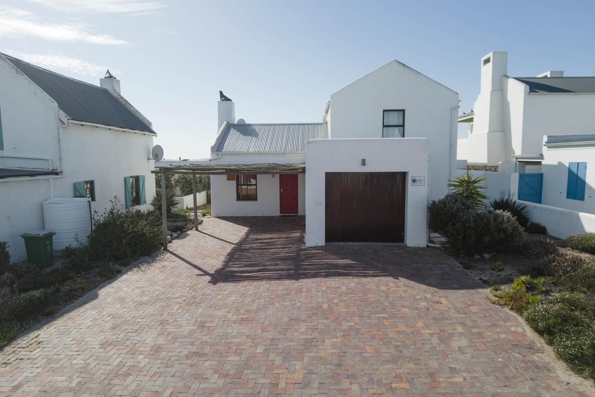 The Red Door - Paternoster Rentals