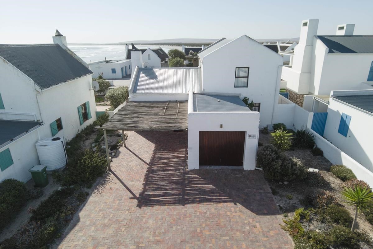 The Red Door - Paternoster Rentals