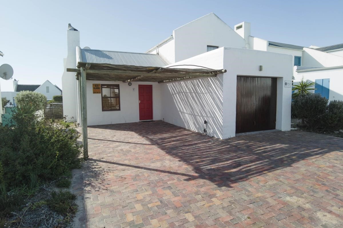 The Red Door - Paternoster Rentals