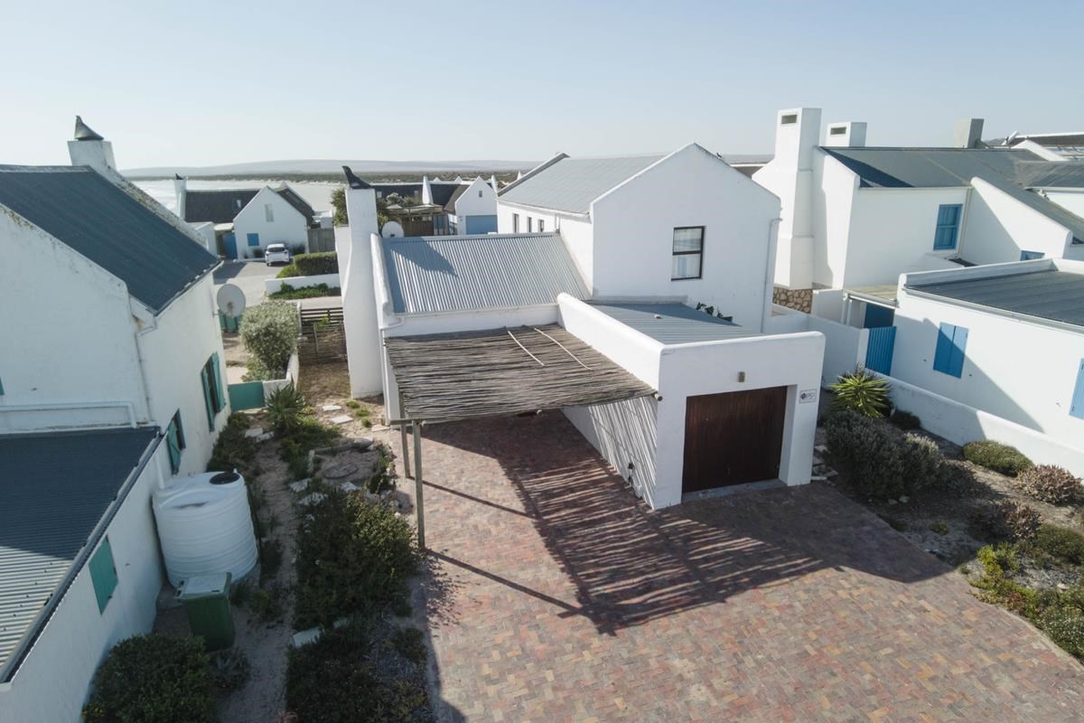 The Red Door - Paternoster Rentals