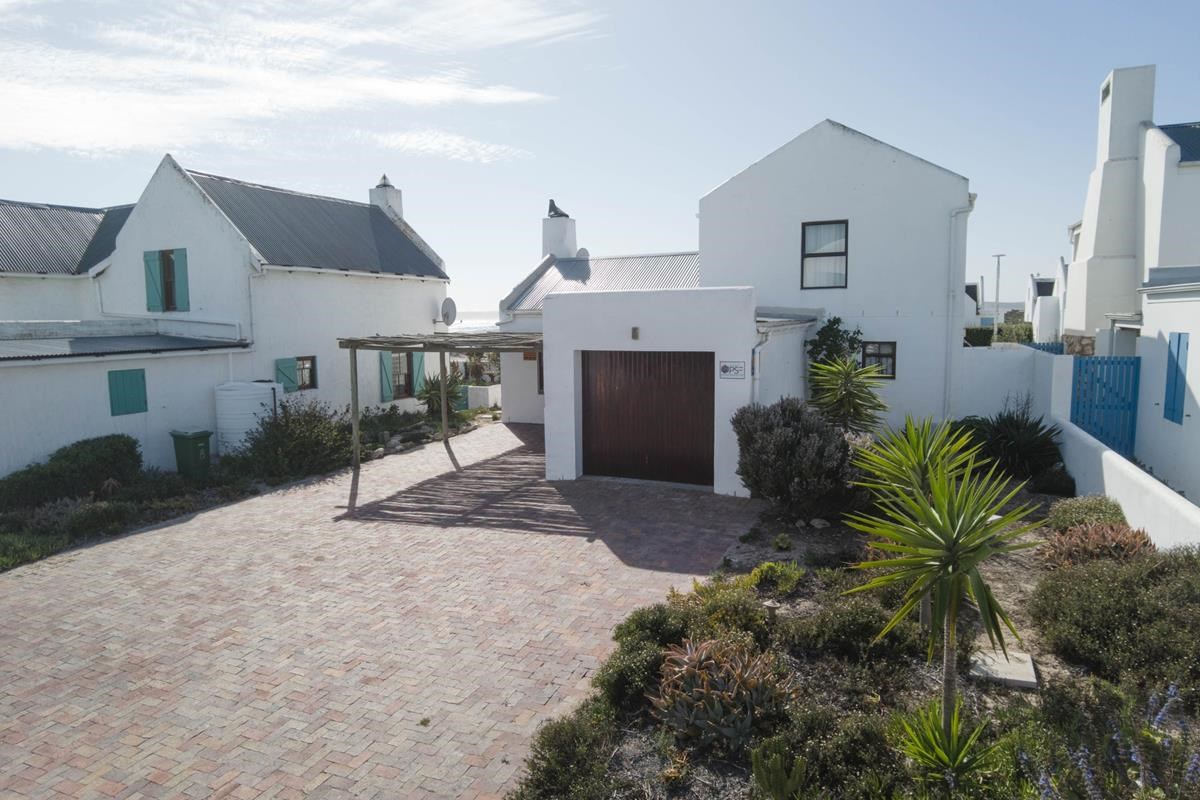 The Red Door - Paternoster Rentals