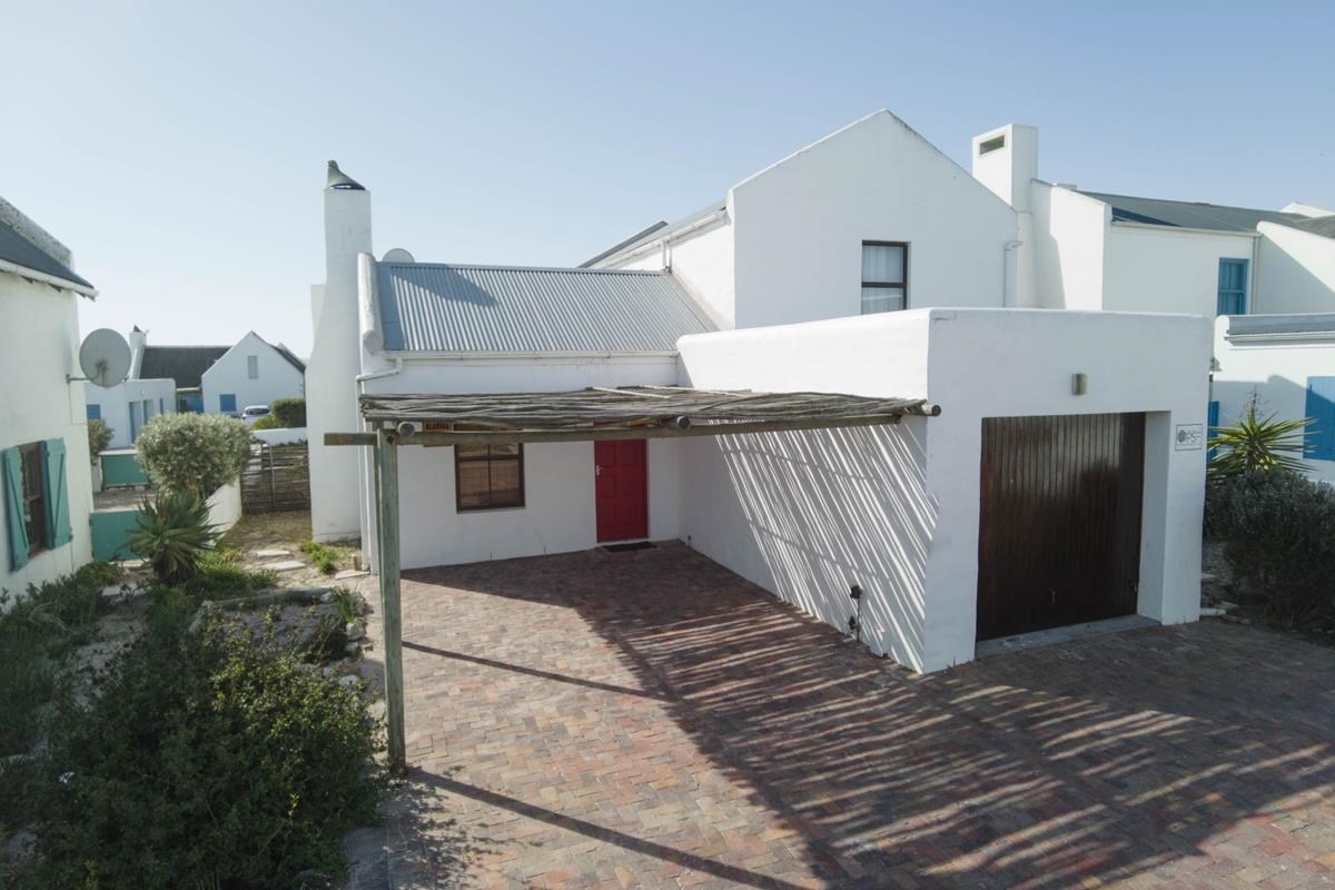 The Red Door - Paternoster Rentals