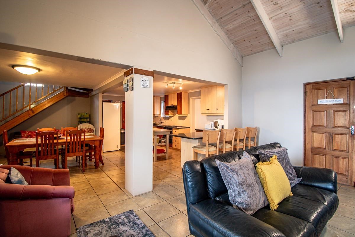 The Red Door - Paternoster Rentals