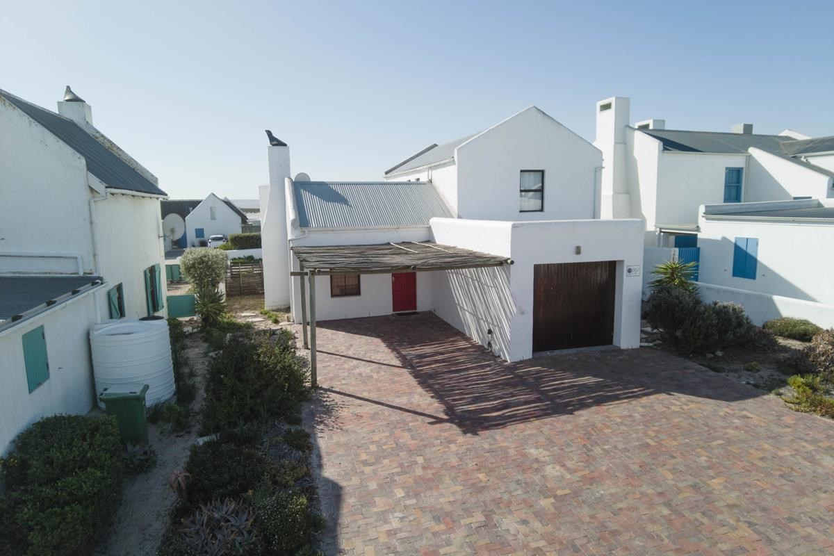 The Red Door - Paternoster Rentals