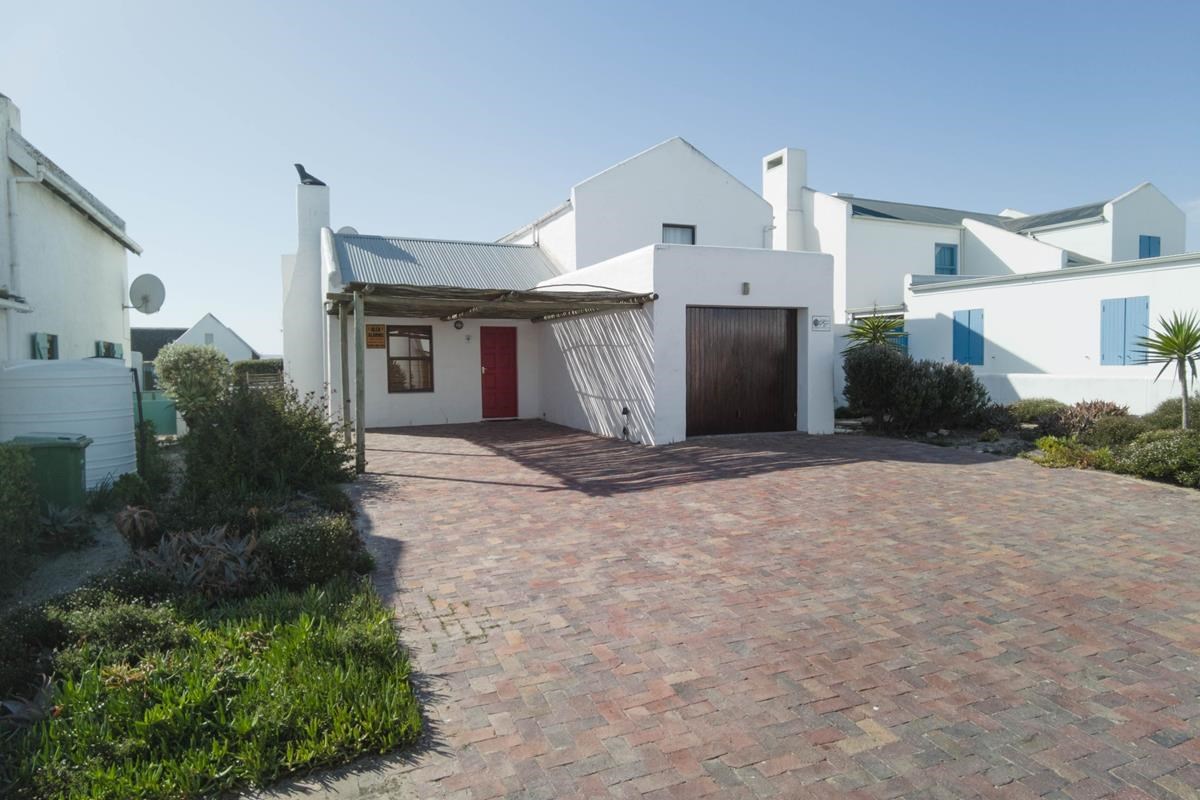 The Red Door - Paternoster Rentals