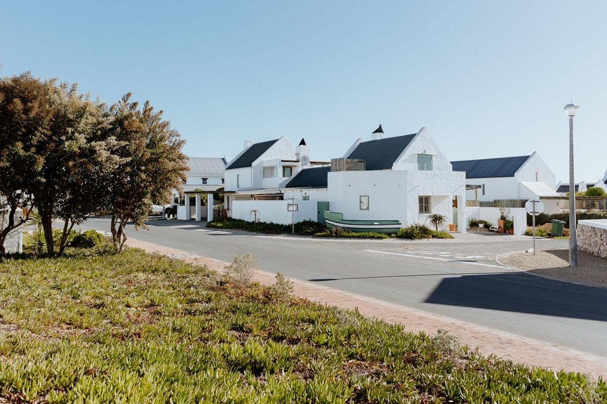 Mar Adrentro - Paternoster Rentals