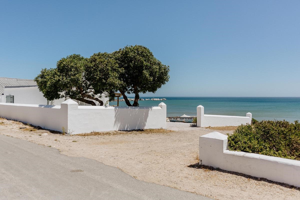 Bo Bakkies 2 - Paternoster Rentals